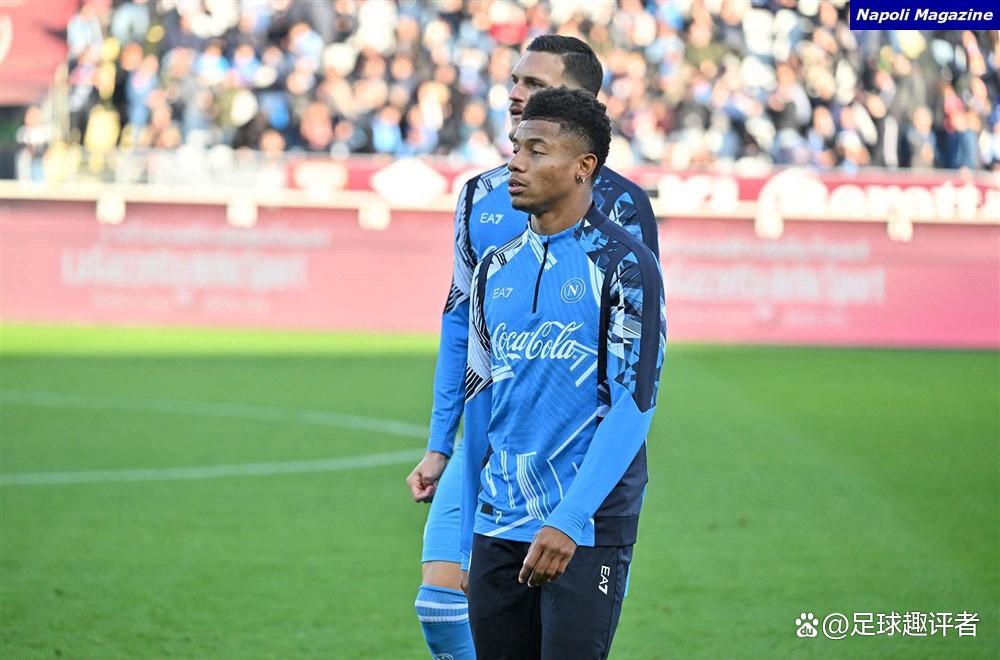 开云体育入口-那不勒斯队员积极训练,备战关键战役